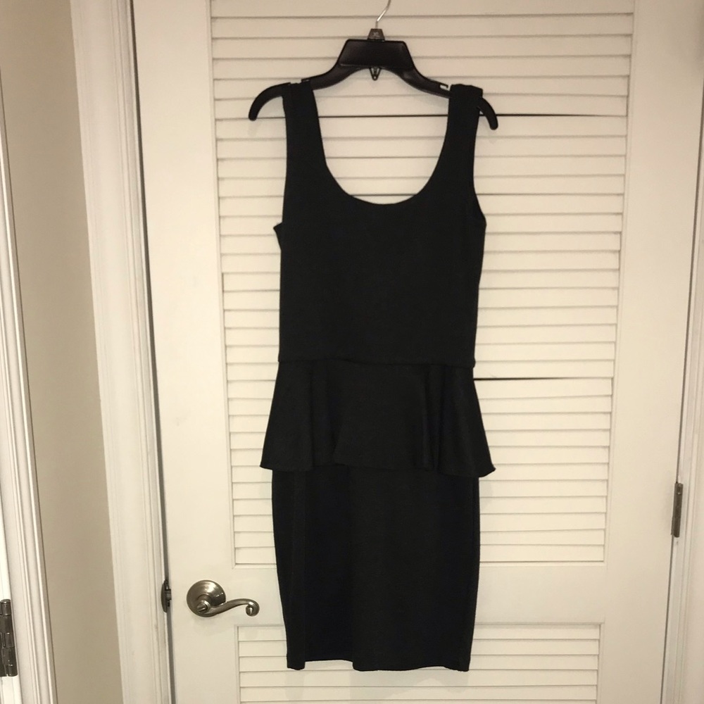 Dress - Picture 3 of 6